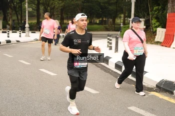 Runner Photo 4266532