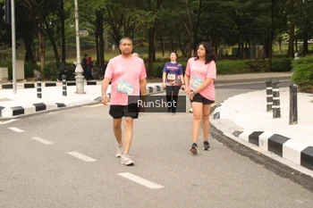 Runner Photo 4266535