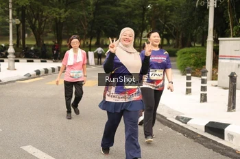Runner Photo 4266562