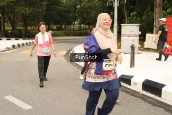 Runner Photo 4266568