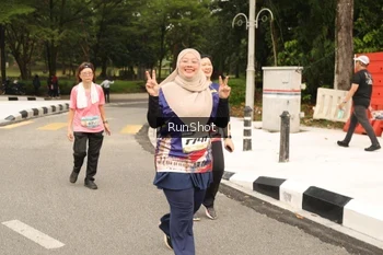 Runner Photo 4266570