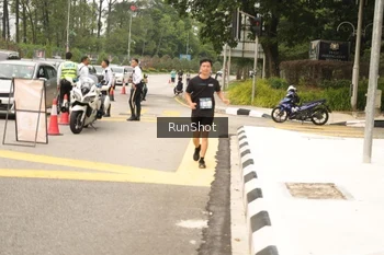 Runner Photo 4266578