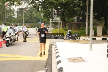 Runner Photo 4266580