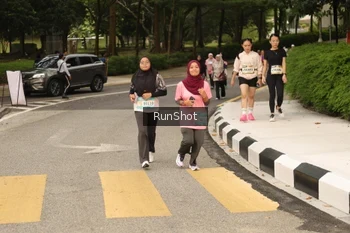Runner Photo 4266582