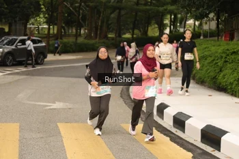 Runner Photo 4266587