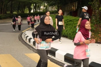Runner Photo 4266591