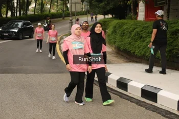 Runner Photo 4266606