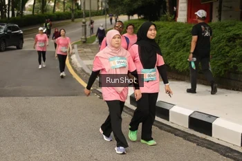 Runner Photo 4266608