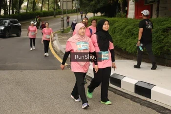 Runner Photo 4266618