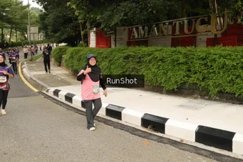 Runner Photo 4266653