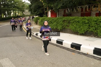 Runner Photo 4266672