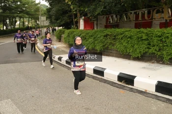 Runner Photo 4266673