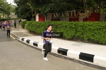 Runner Photo 4266686