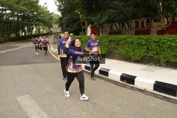 Runner Photo 4266708