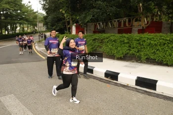 Runner Photo 4266711