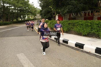 Runner Photo 4266712