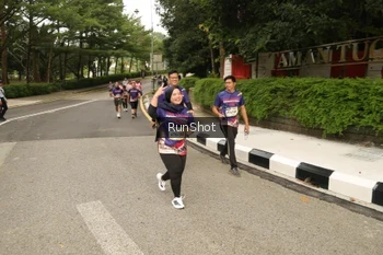 Runner Photo 4266713
