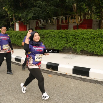 Runner Photo 4266717