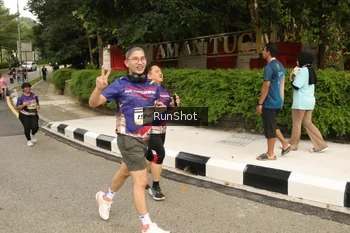 Runner Photo 4266751