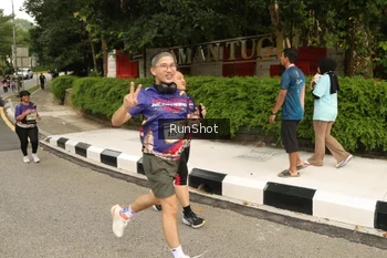 Runner Photo 4266755