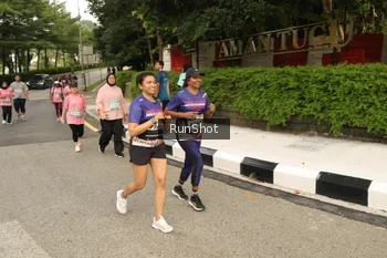 Runner Photo 4266779