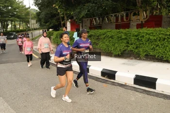 Runner Photo 4266784