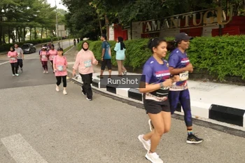 Runner Photo 4266786