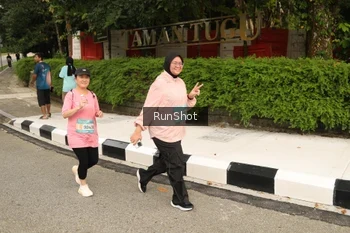 Runner Photo 4266806