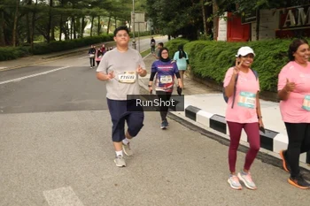 Runner Photo 4266873