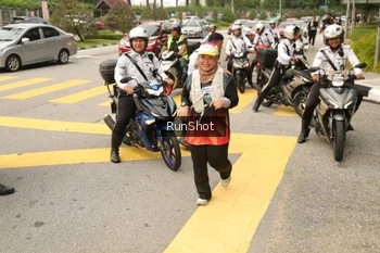 Runner Photo 4267054