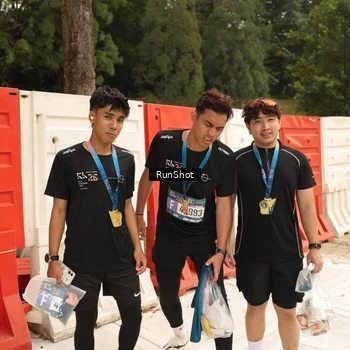 Runner Photo 4267066