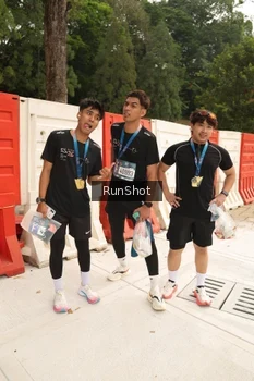 Runner Photo 4267070