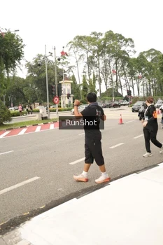 Runner Photo 4267075