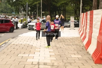 Runner Photo 4267090