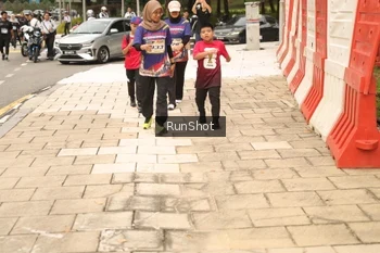 Runner Photo 4267095