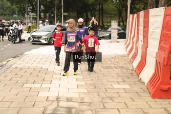 Runner Photo 4267096