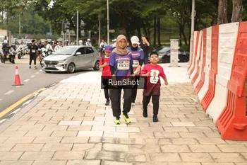 Runner Photo 4267099