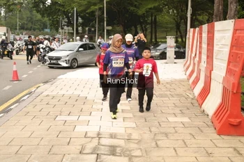 Runner Photo 4267100