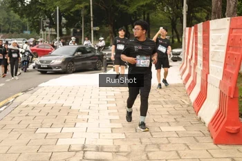 Runner Photo 4267112