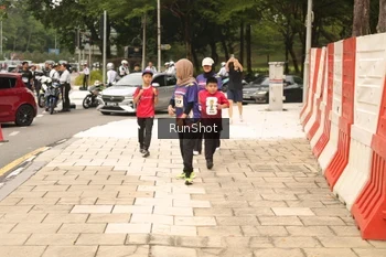 Runner Photo 4267119