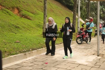 Runner Photo 4267359