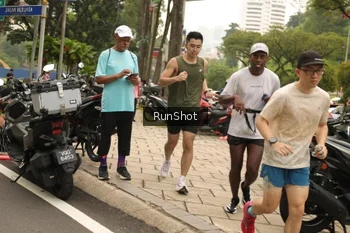 Runner Photo 4267447