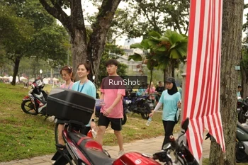 Runner Photo 4267486