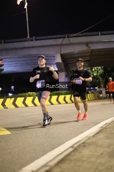 Runner Photo 4267553