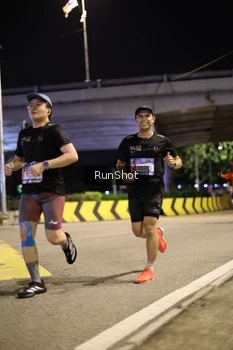 Runner Photo 4267559
