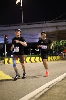 Runner Photo 4267563