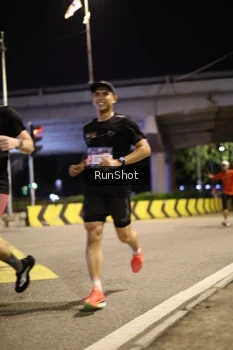 Runner Photo 4267564
