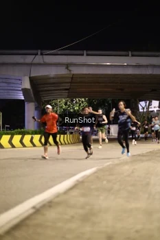 Runner Photo 4267566