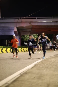 Runner Photo 4267571