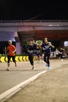 Runner Photo 4267575